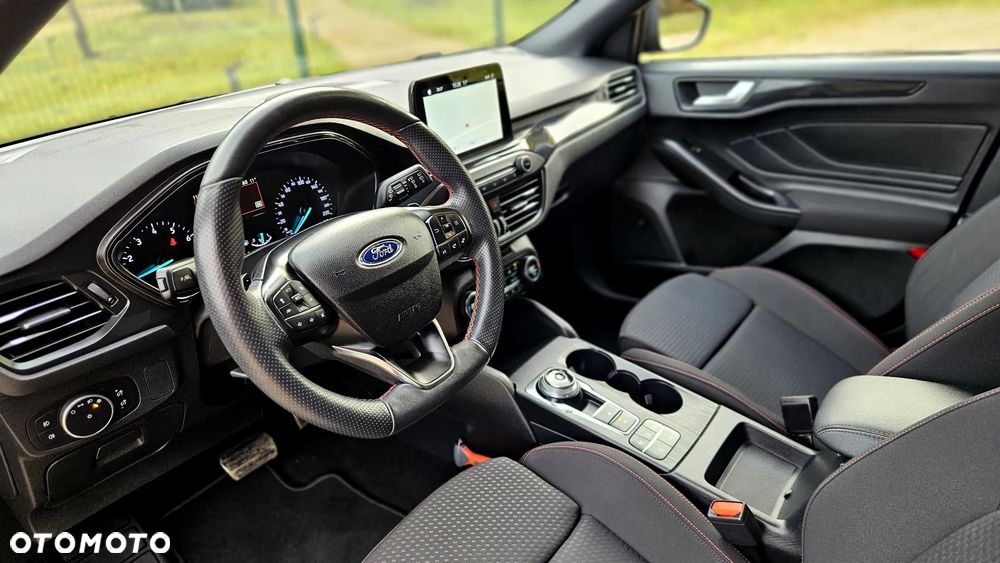 Ford Focus 1.5 EcoBoost ST-Line - 5