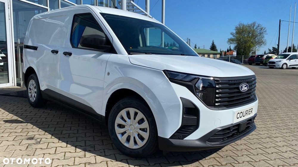 Ford Transit Courier - 14