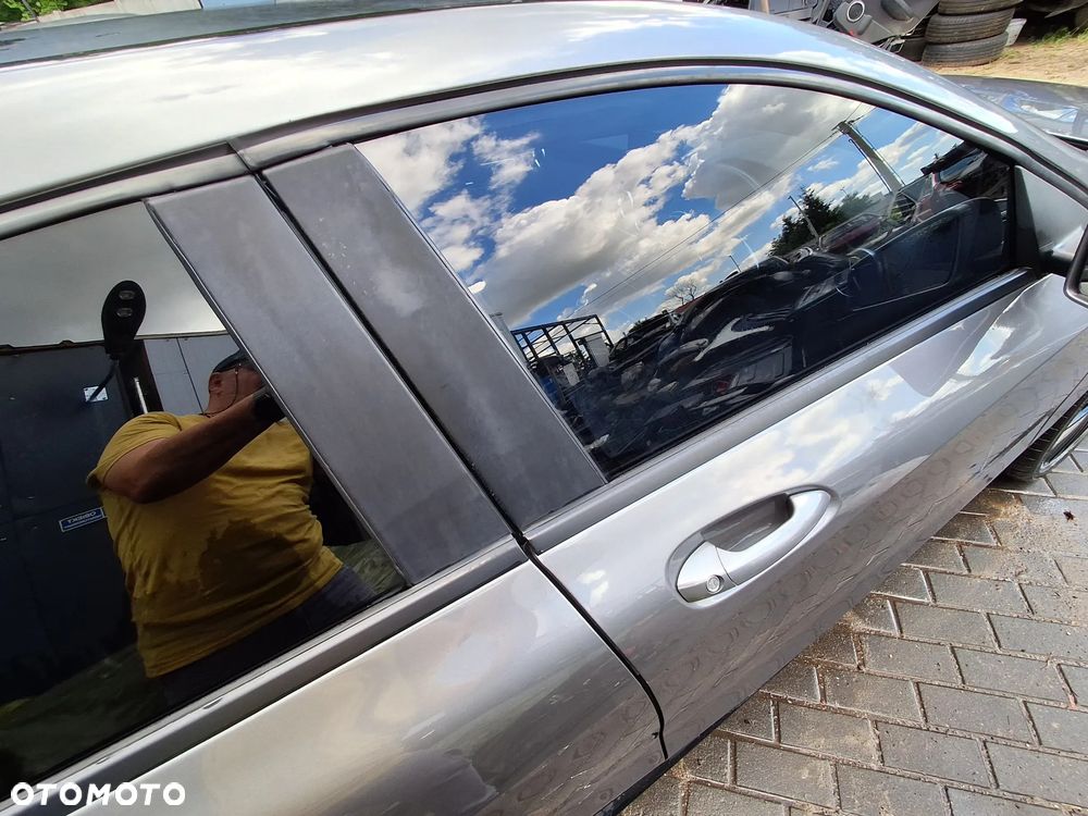 MERCEDES A-KLASA W176 PRAWE PRZEDNIE DRZWI BŁOTNIK DRZWI W KOLOR 787 NIE MALOWANE CENA ZA KOMPLET BARDZO ŁADNE - 3