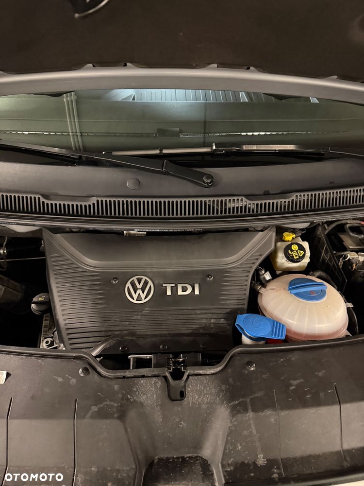 Volkswagen Multivan - 25