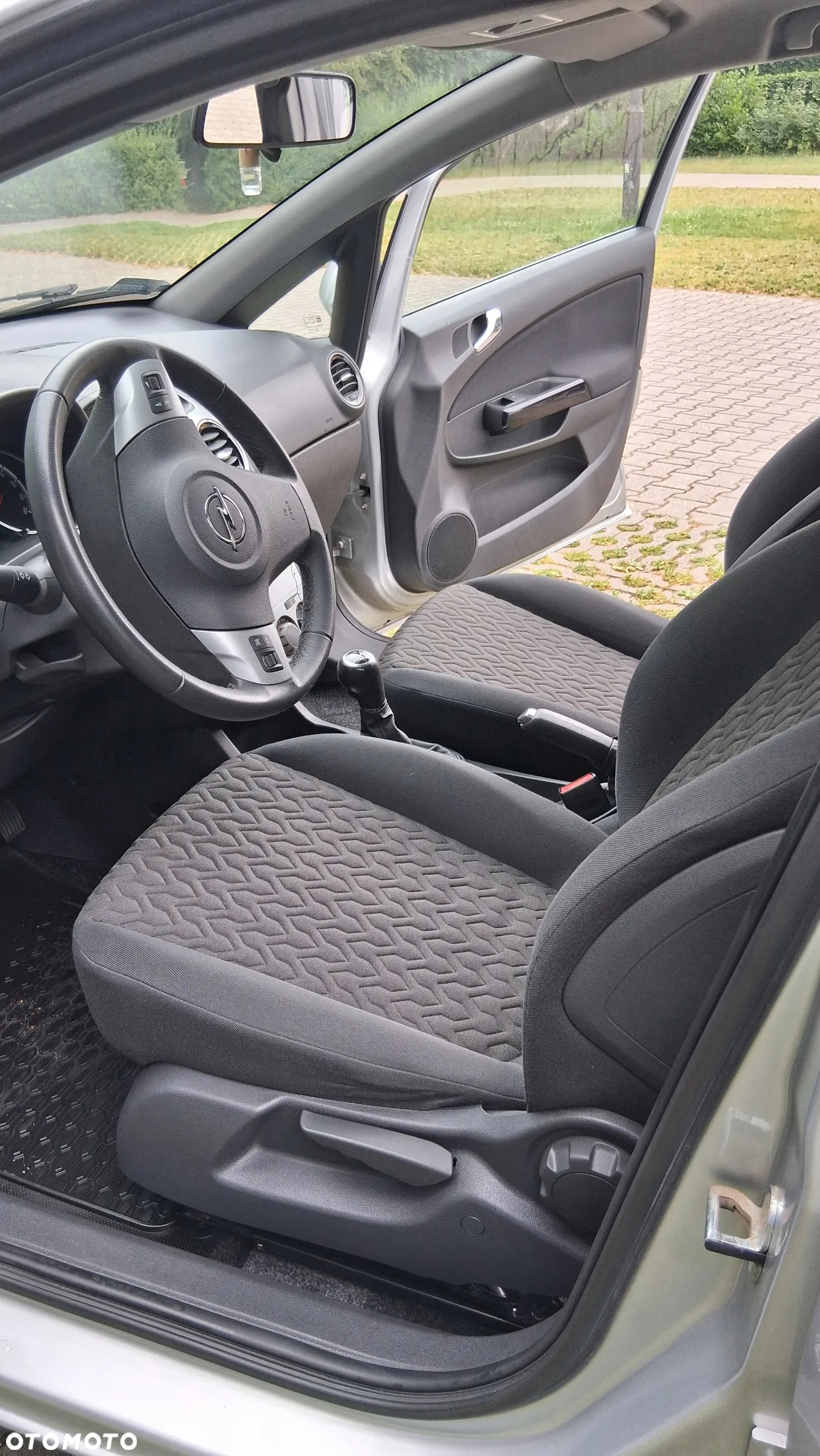 Opel Corsa 1.2 16V Color Edition - 12
