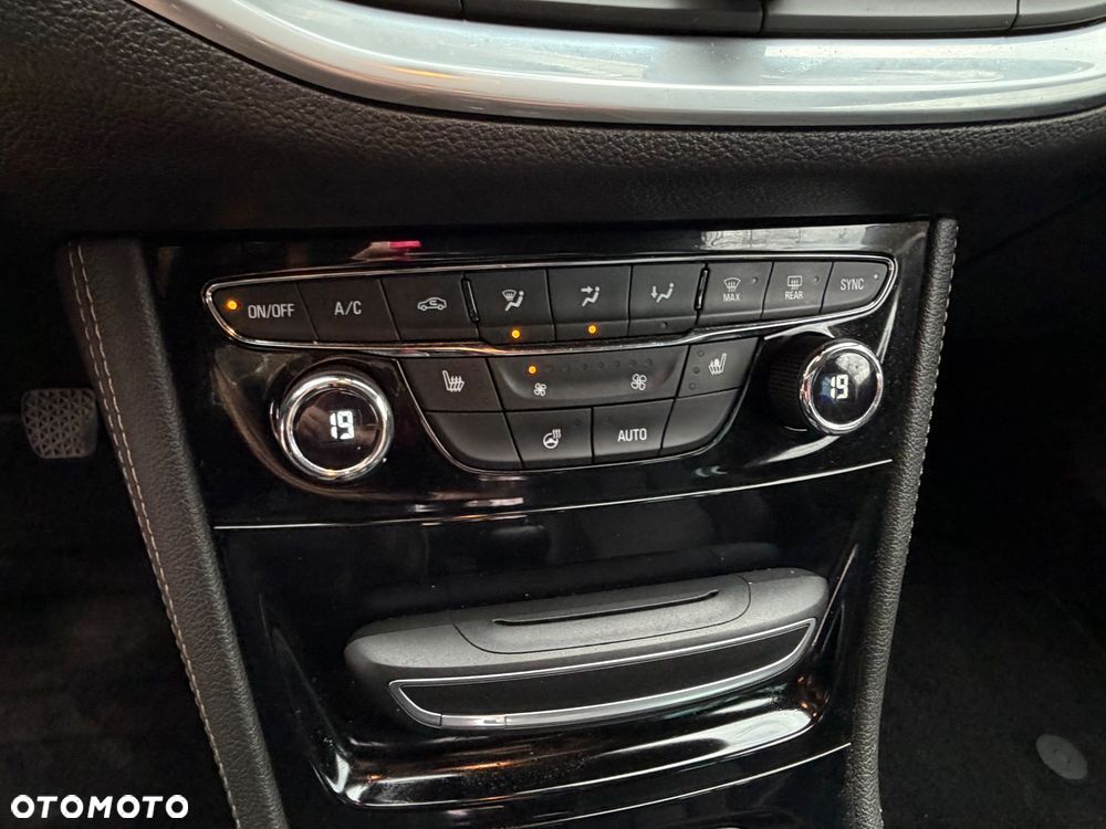 Opel Astra 1.6 CDTI Elite S&S - 12