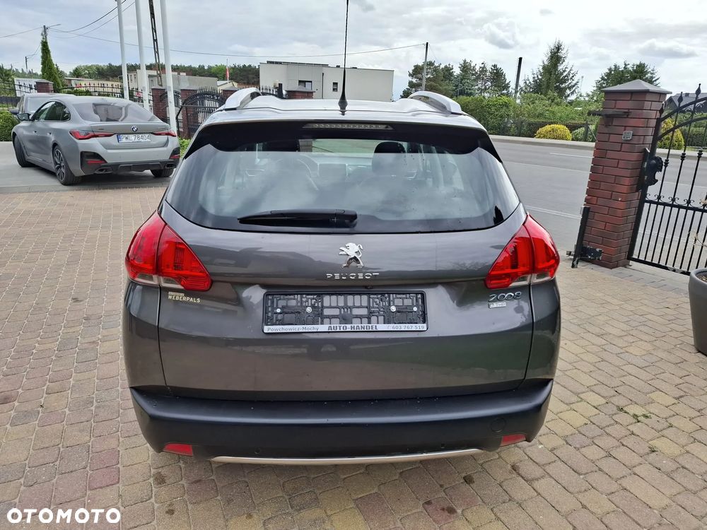 Peugeot 2008 1.2 Pure Tech Allure S&S - 4