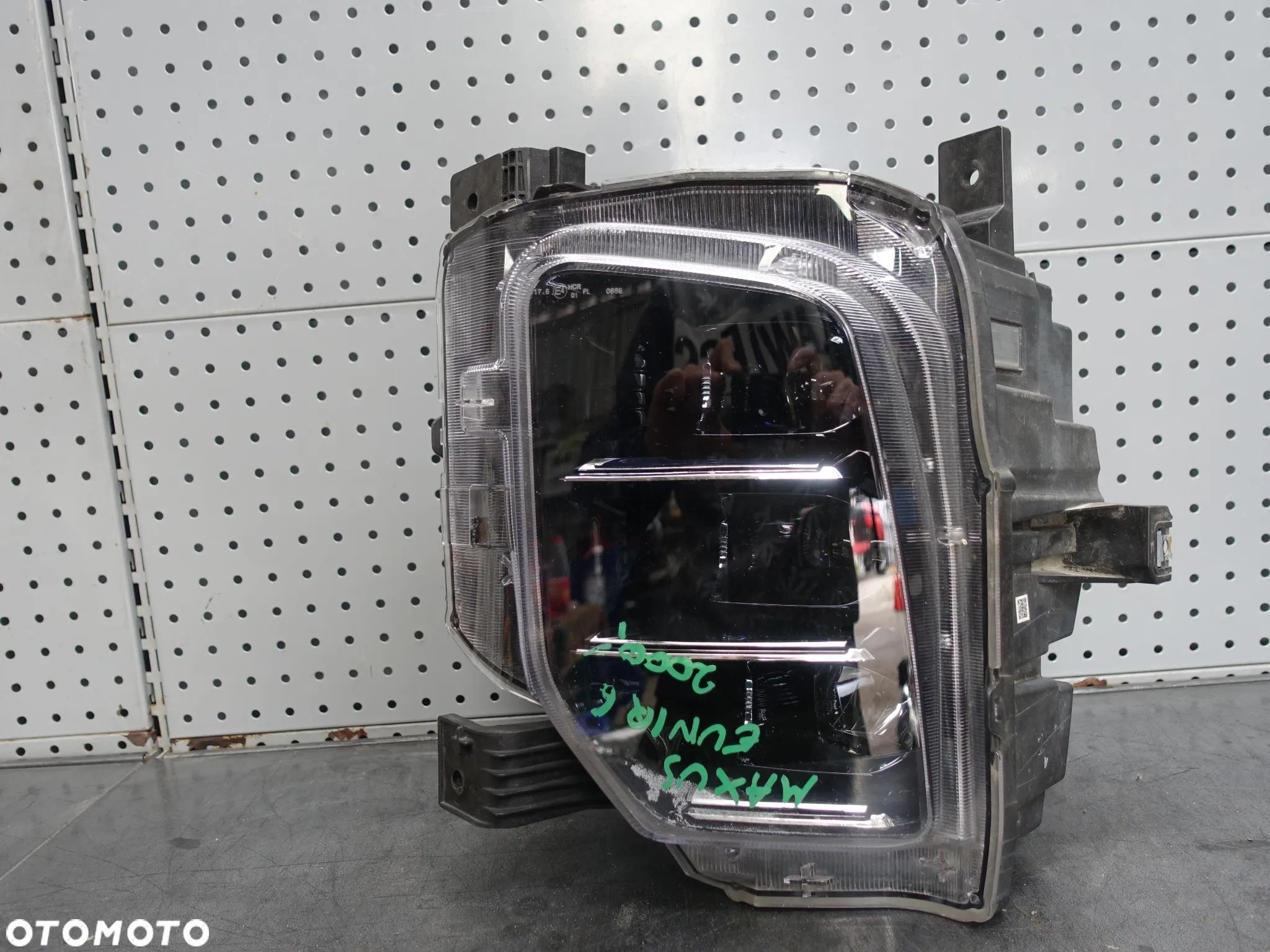 Maxus Euniq 6 Lampa Lewa Przednia W Zderzak - 1