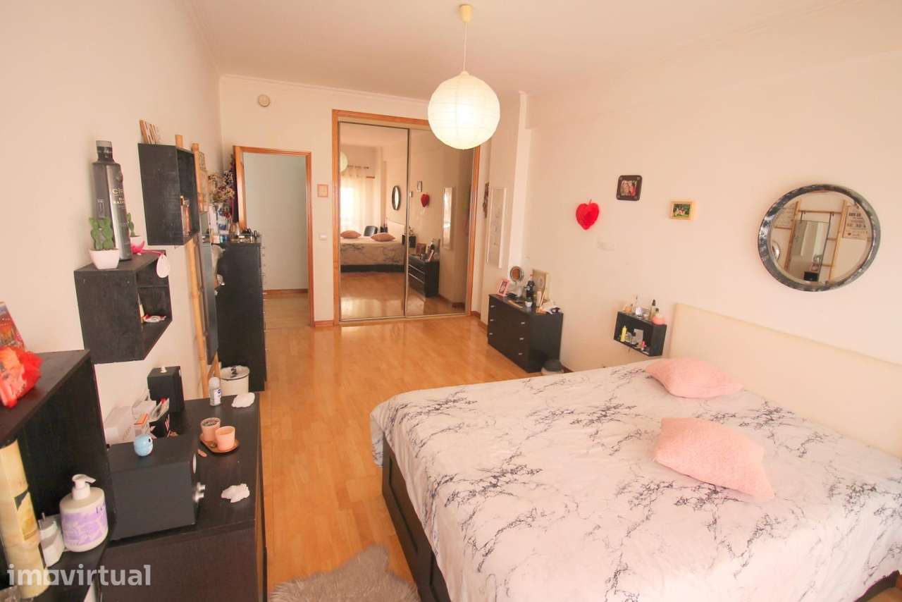 Apartamento T3 com Excelentes Áreas em Vale Mourão - Grande imagem: 5/32