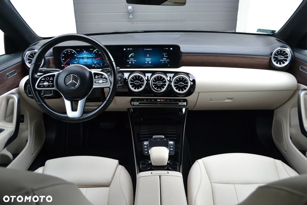 Mercedes-Benz CLA - 12