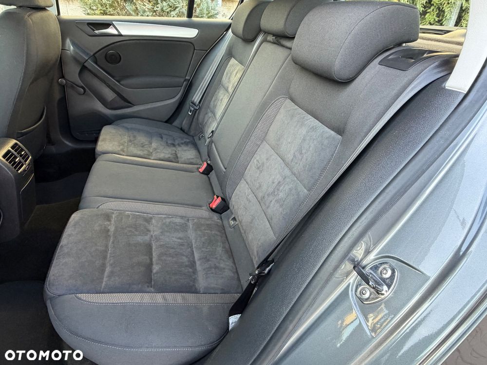 Volkswagen Golf - 27