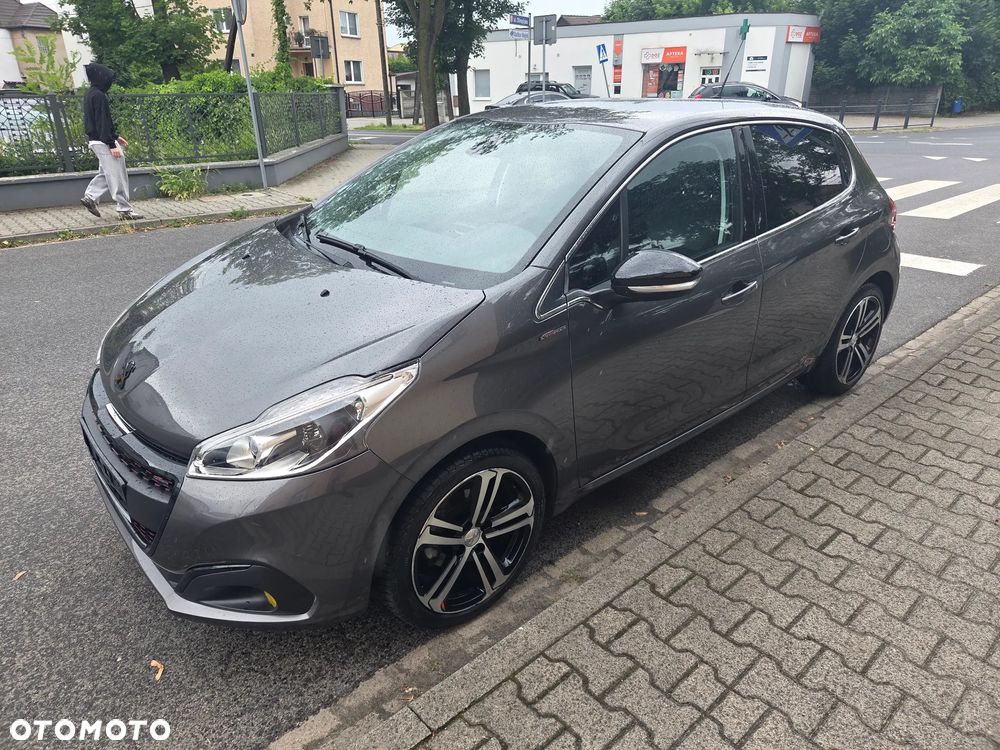 Peugeot 208 - 1
