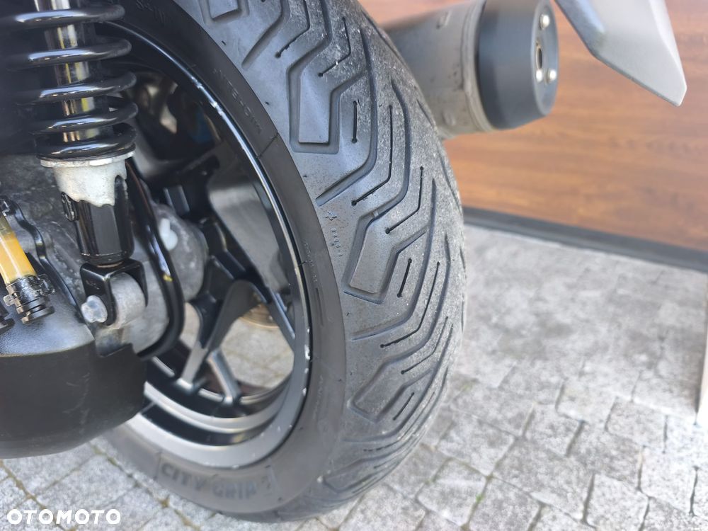 Yamaha X-max - 18