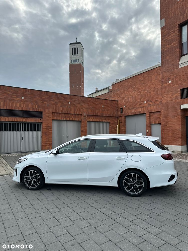 Kia Ceed 1.6 CRDi mHEV L DCT - 21