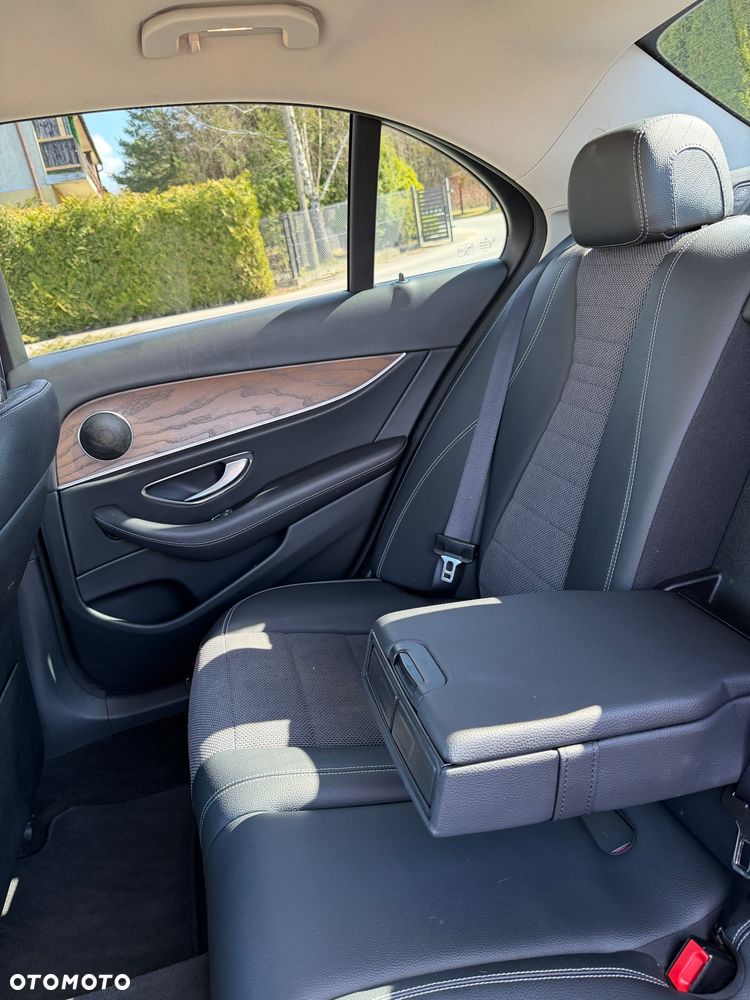 Mercedes-Benz Klasa E 220 d 4-Matic Business Edition 9G-TRONIC - 15