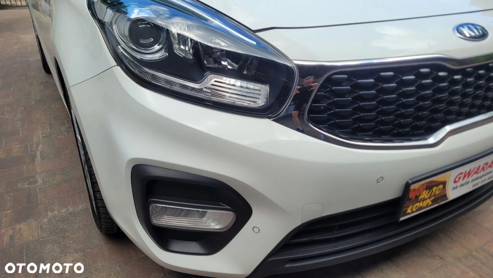 Kia Carens 1.7 CRDi 141 Dream Team Edition - 16