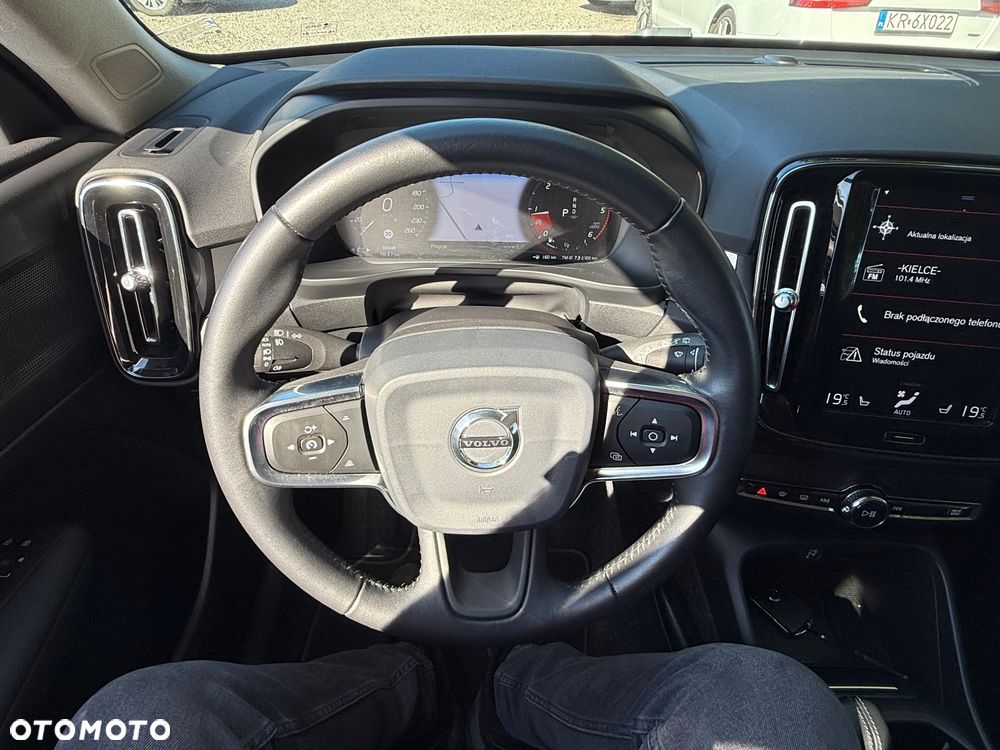 Volvo XC 40 - 18