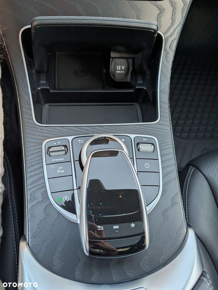 Mercedes-Benz Klasa C 200 4-Matic 9G-TRONIC - 12