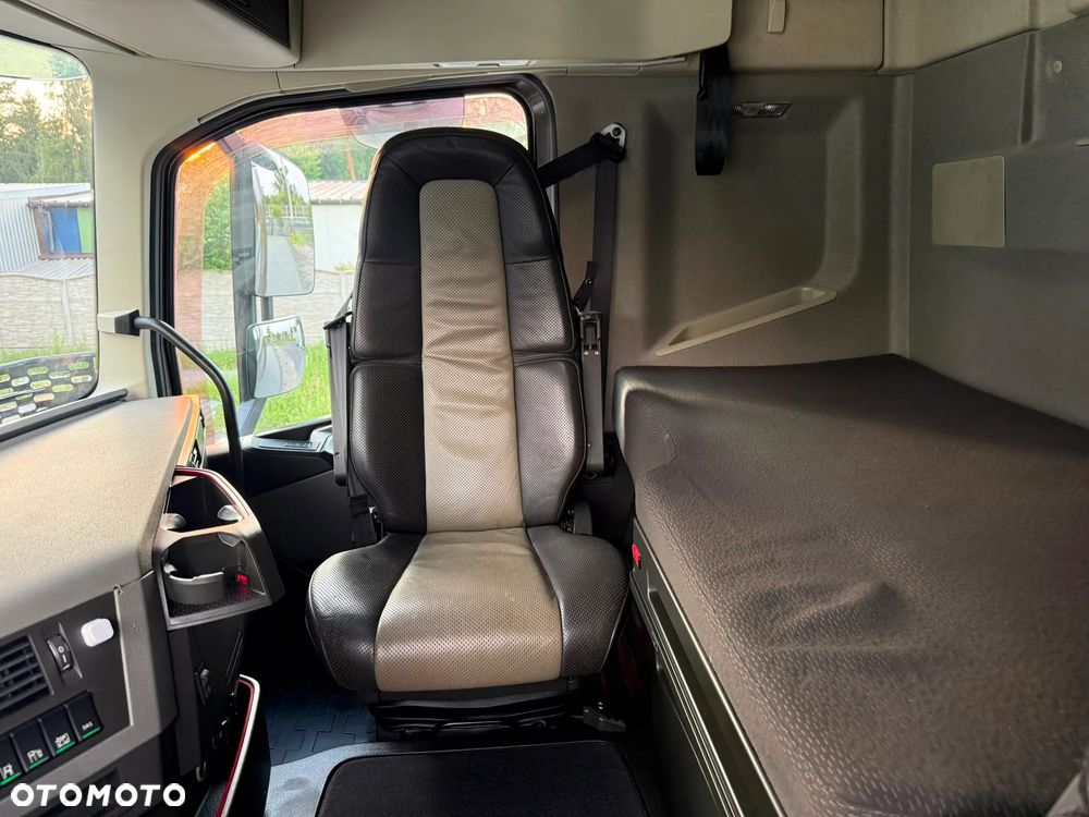 Volvo FH/500/EURO6/SKÓRY/NAVI/XENON/SPROWADZONY Z DE - 30