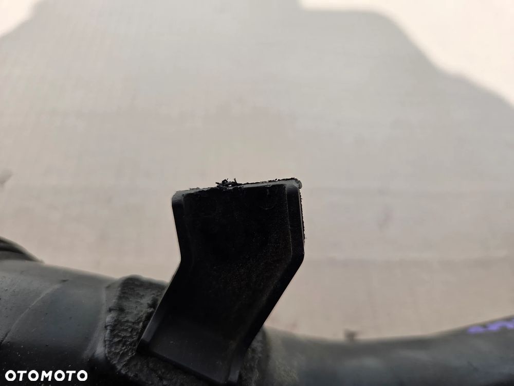 Rura przewód powietrza 1.6 THP Peugeot 308 T9   9801902880 - 3