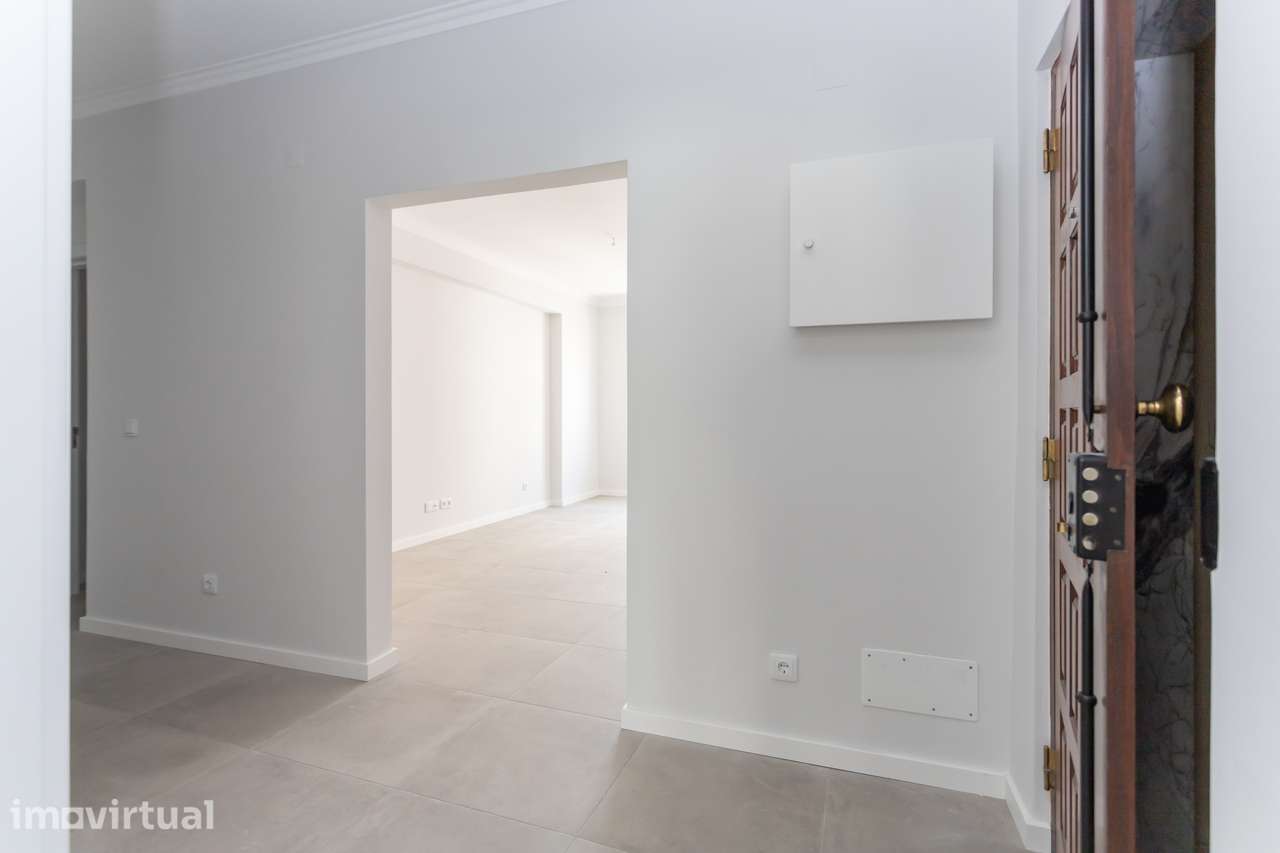 APARTAMENTO T3  REMODELADO CASAL DO MARCO - Grande imagem: 4/16