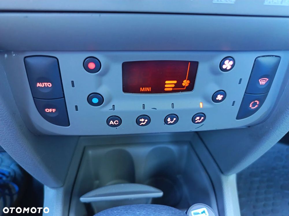 Renault Thalia - 21
