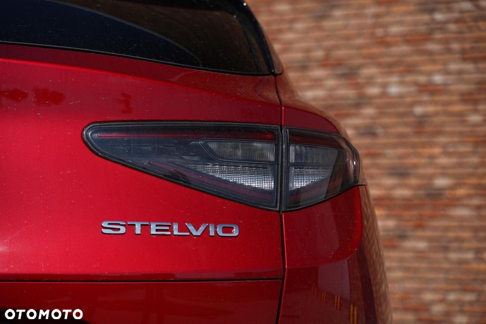 Alfa Romeo Stelvio 2.0 Turbo Veloce Q4 - 22