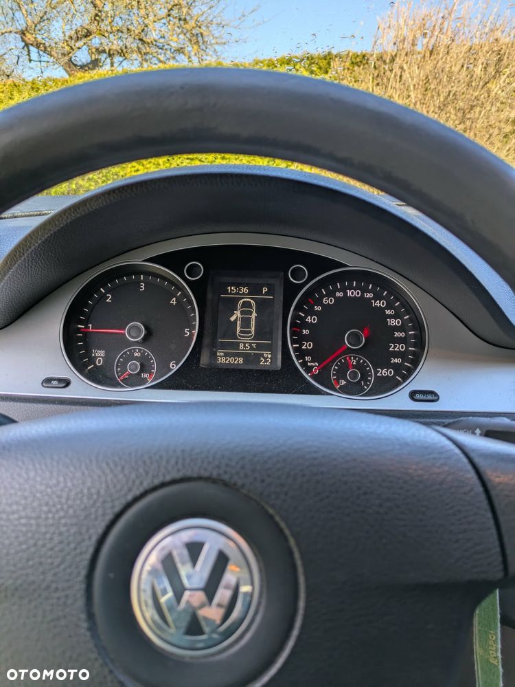 Volkswagen Passat 2.0 TDI Comfortline DSG - 10
