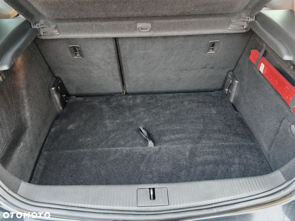 Opel Astra 1.4 Turbo 150 Jahre - 17