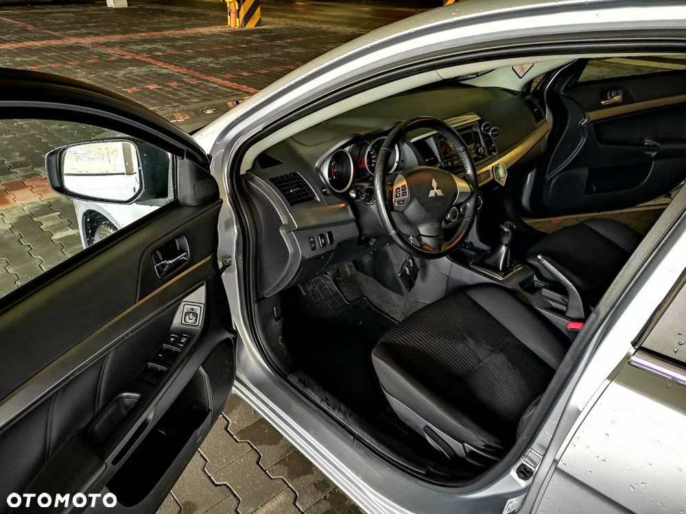 Mitsubishi Lancer 1.6 Inform - 15