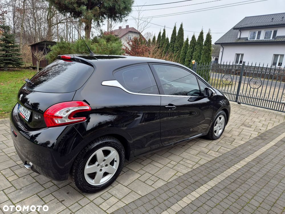 Peugeot 208 e-HDi 92 Stop&Start Style - 14