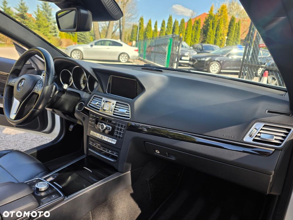 Mercedes-Benz Klasa E 250 7G-TRONIC - 21