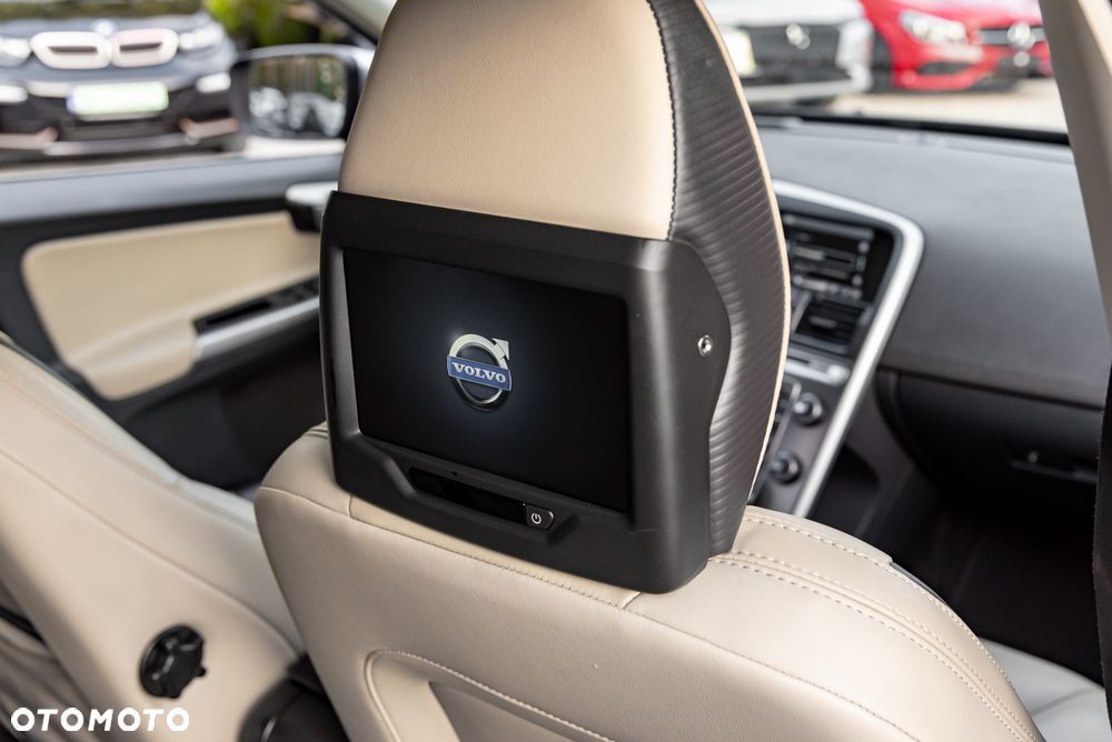 Volvo XC 60 D5 AWD RDesign - 25
