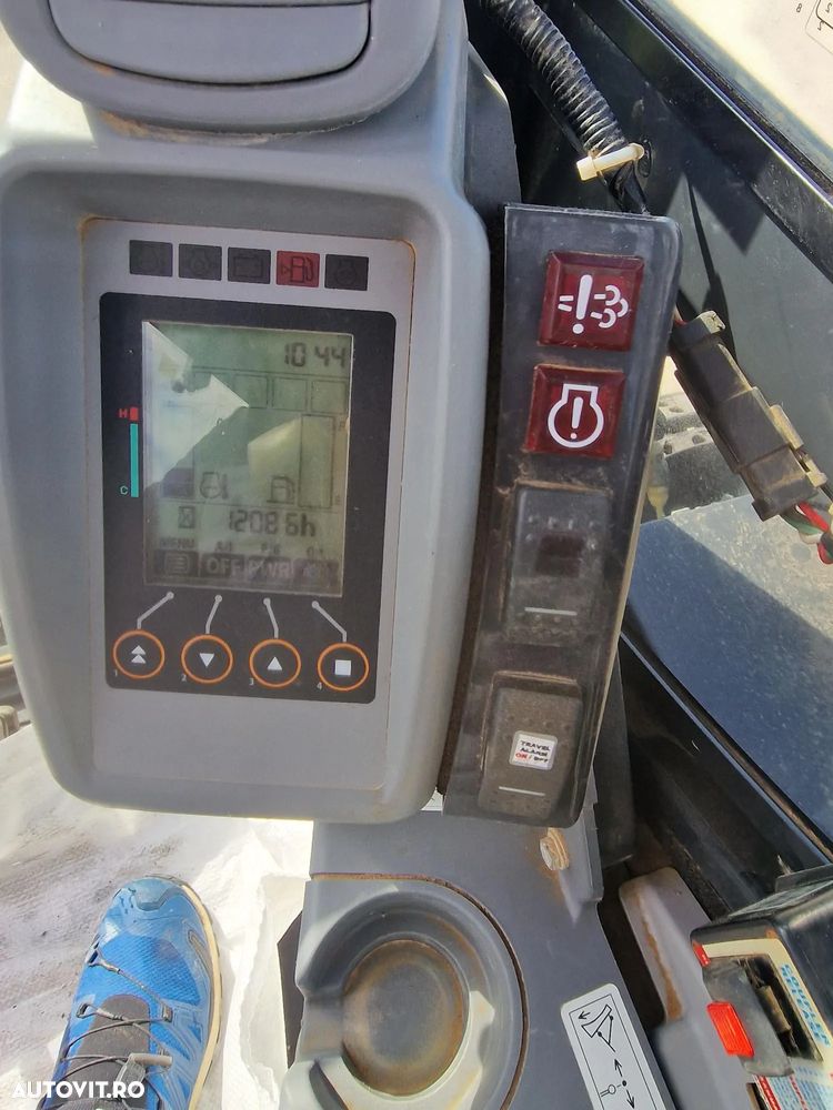 Hitachi ZX65-6, 2023, 1.208h, Masa operationoala 6,5t, lamaAd sapare 5m, CUPLA RAPIDA HIDRAULICA +3 CUPE NOI, senile cauciuc PAD 90% ok, Inst picon, Aer conditionat, Sistem antifurt, Ridica 3t, posibilitate leasing 4 ani, STARE CA NOU-PROMOTIE 55.900 EUR+Tva - 29