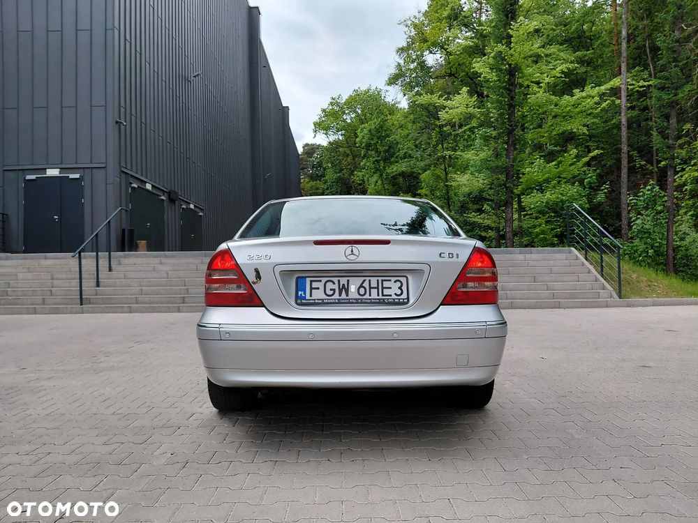 Mercedes-Benz Klasa C 220 CDI Elegance - 35