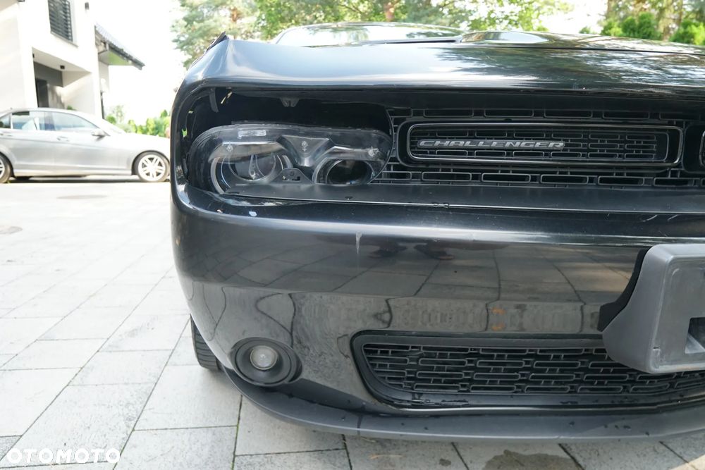 Dodge Challenger - 15
