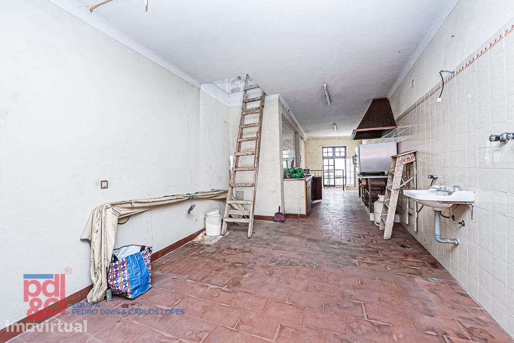 Espaço comercial com possibilidade de transformar em habitação, T1+1 - Grande imagem: 3/10
