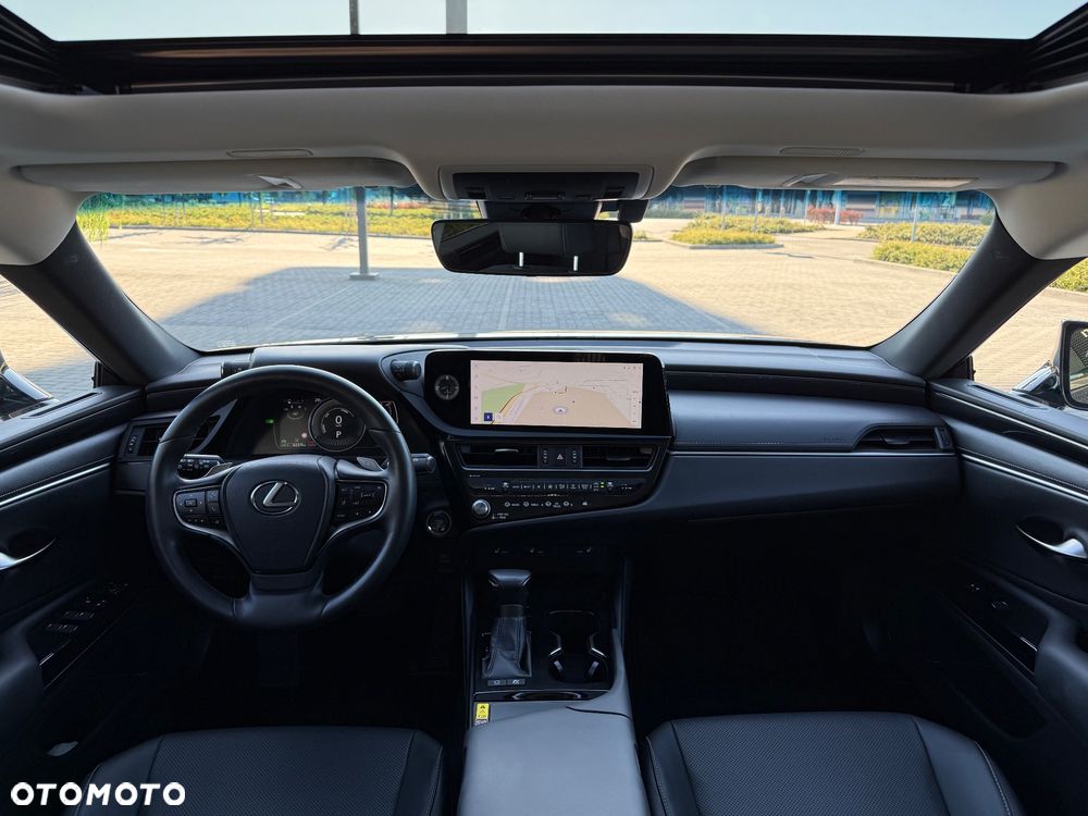 Lexus ES 300h Business Edition - 12