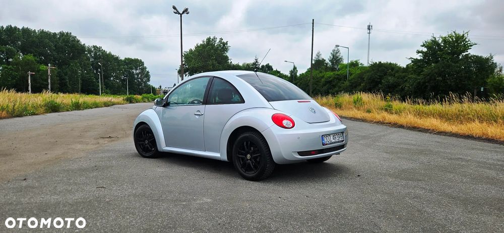 Volkswagen New Beetle 1.9 TDI DPF Freestyle - 4