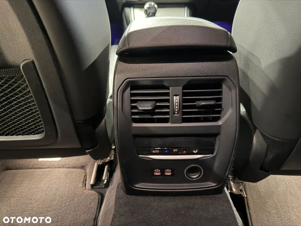 BMW Seria 3 M340i xDrive sport - 14