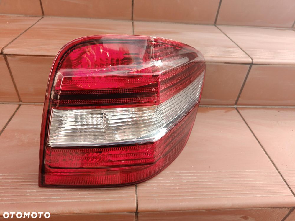 MERCEDES ML W164 LIft 08-11 Lampa Tylna Lewa Prawa Tył - 18