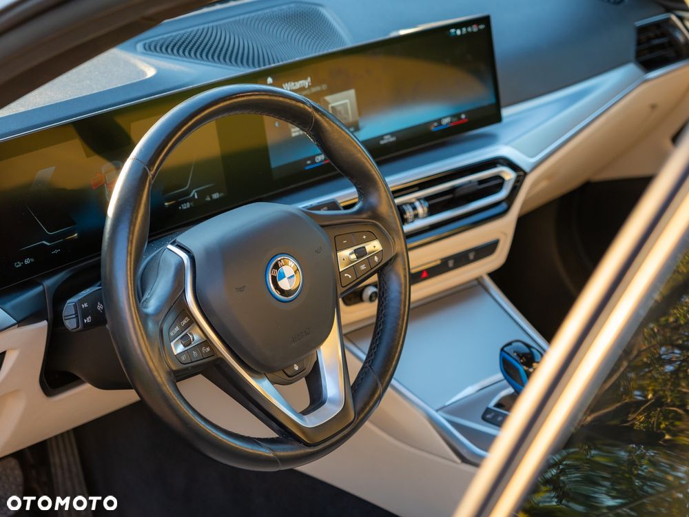 BMW i4 - 13