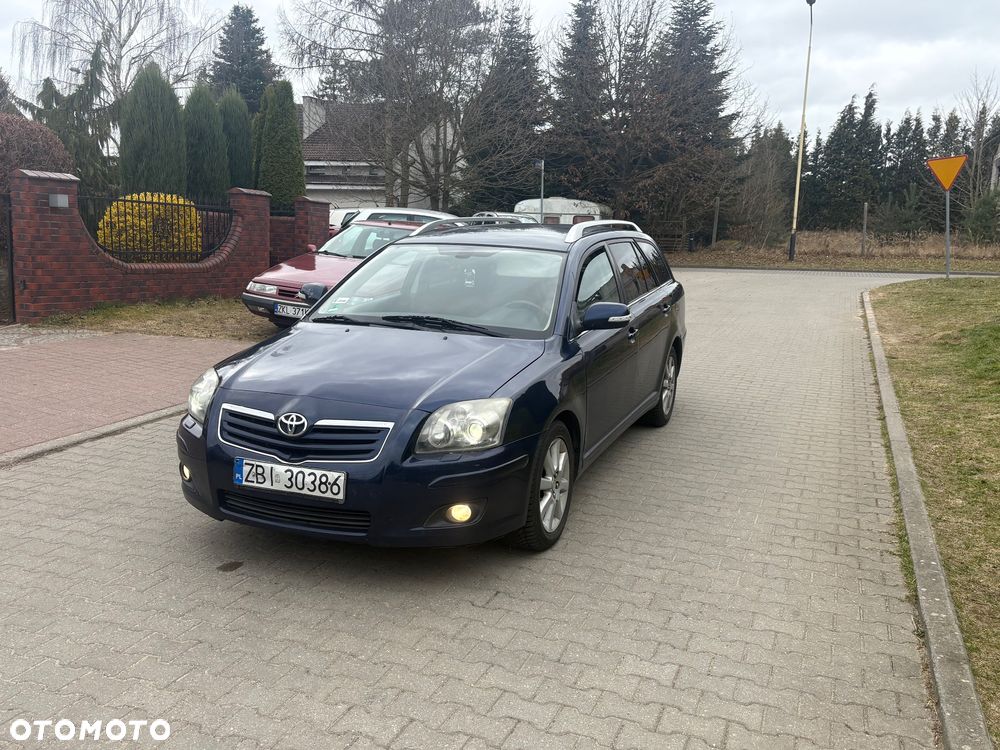 Toyota Avensis 2.0 D-4D Platinium - 1