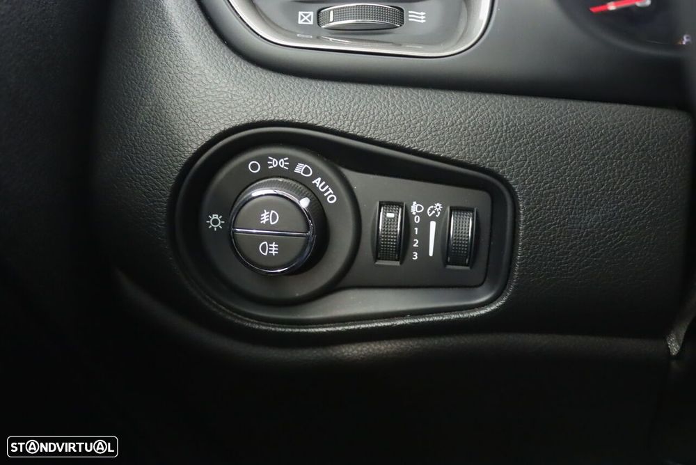 Jeep Renegade 1.0 T Limited - 13