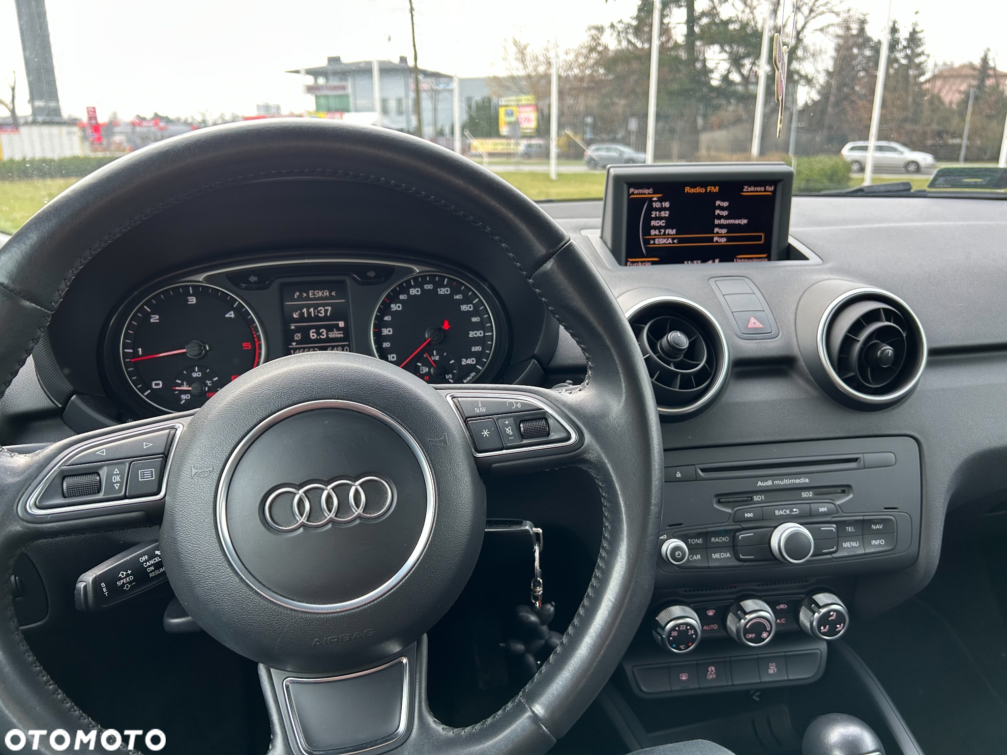 Audi A1 1.6 TDI Attraction S tronic - 8