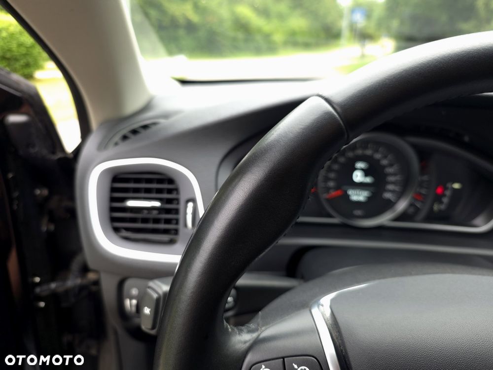 Volvo V40 D3 Drive-E Momentum - 23