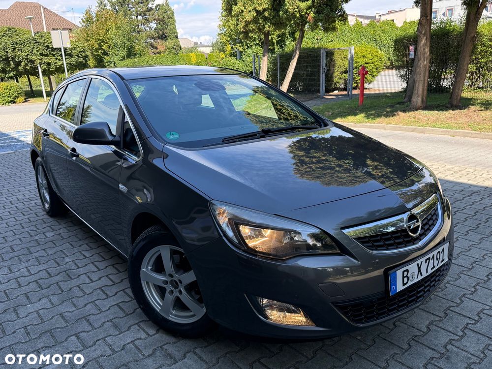 Opel Astra 1.6 ECOFLEX Start/Stop Edition - 2