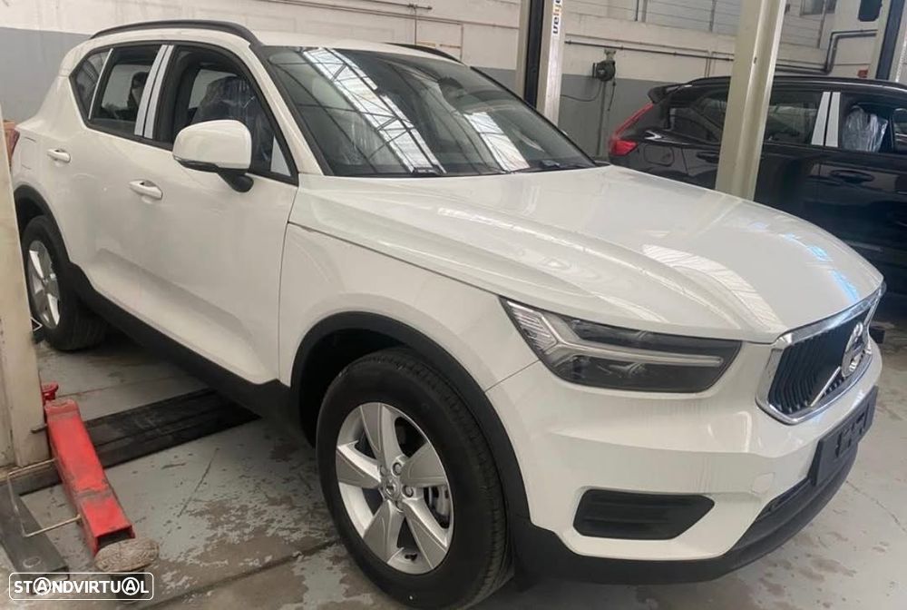 Volvo XC 40 2.0 D3 Momentum Core - 2