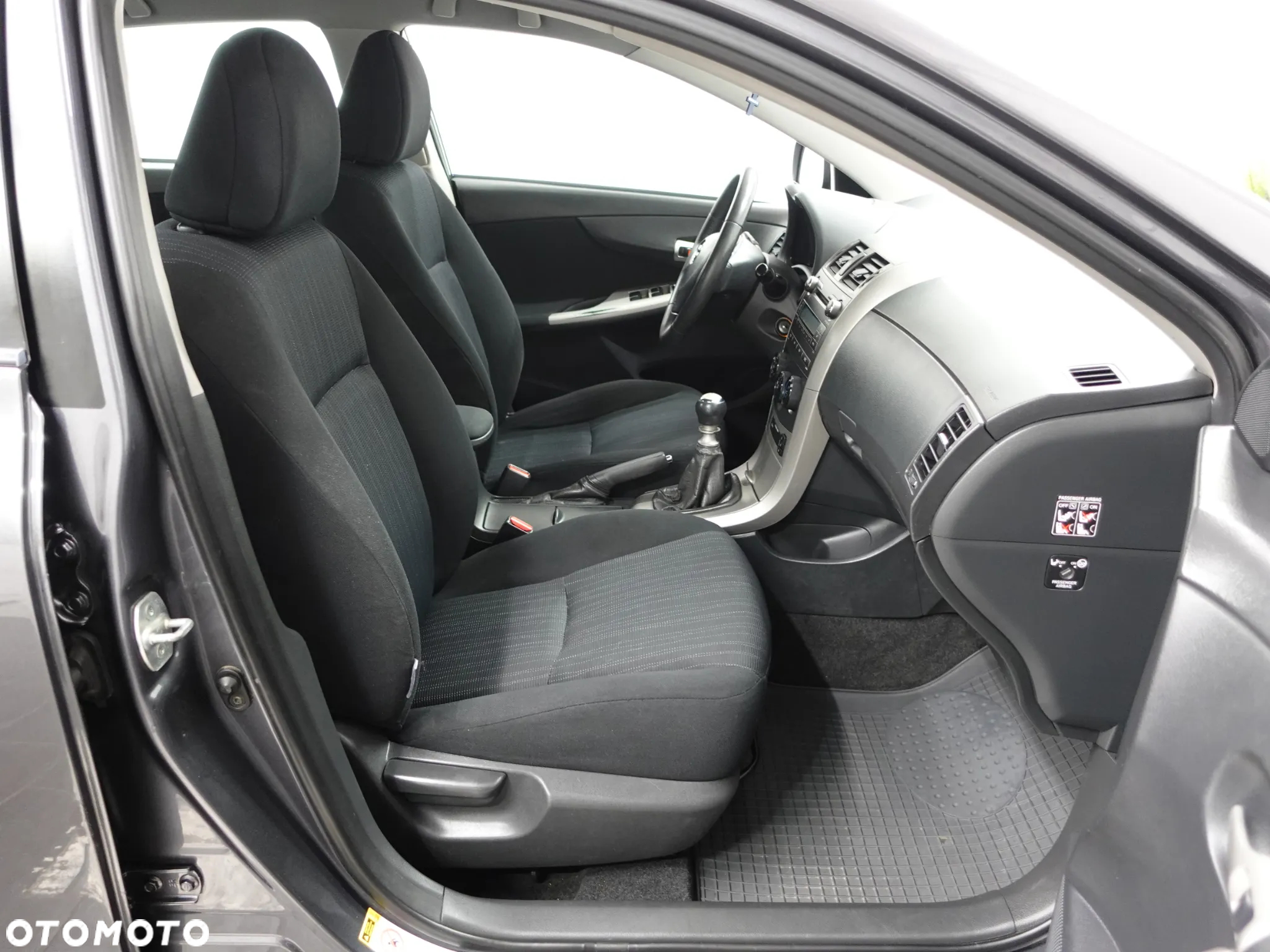 Toyota Corolla 1.6 Luna - 27
