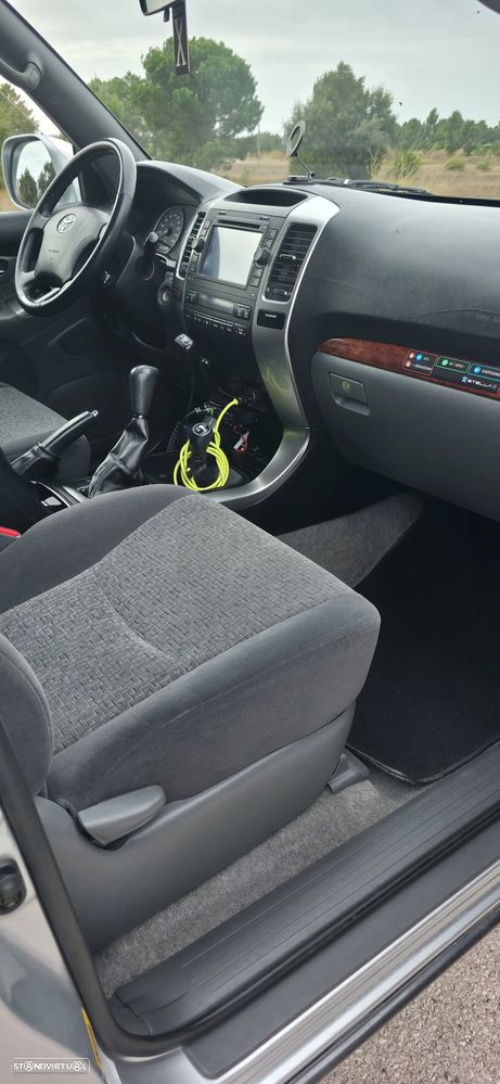 Toyota Land Cruiser Prado - 9