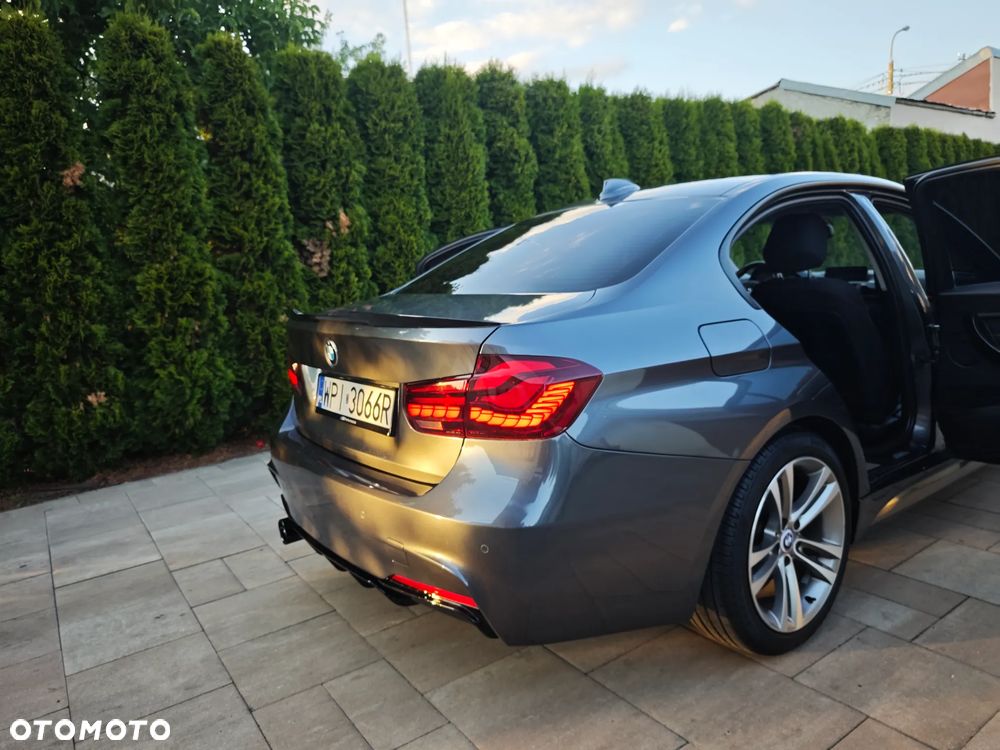 BMW Seria 3 328i M Sport - 9