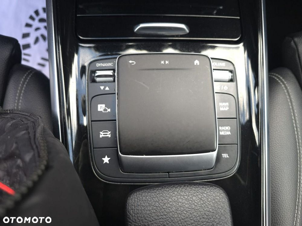 Mercedes-Benz GLB - 34