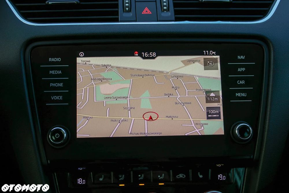 Skoda Octavia 2.0 TDI DSG RS - 32