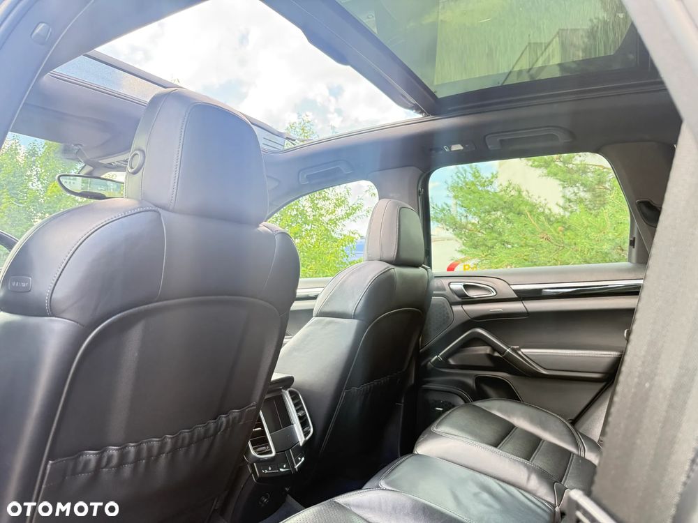 Porsche Cayenne - 15